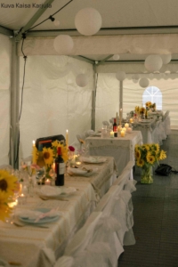 Vuokraamme juhlatelttoja Helsingissä, Espoossa ja Vantaalla.